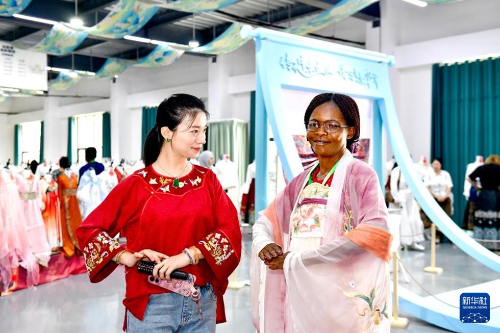 小さな町が築き上げた100億元規模の漢服産業