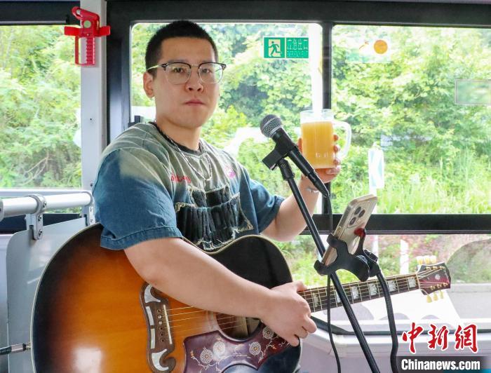 青島に「ほろ酔いバス」登場、文化観光消費の新シーンを開拓 山東省