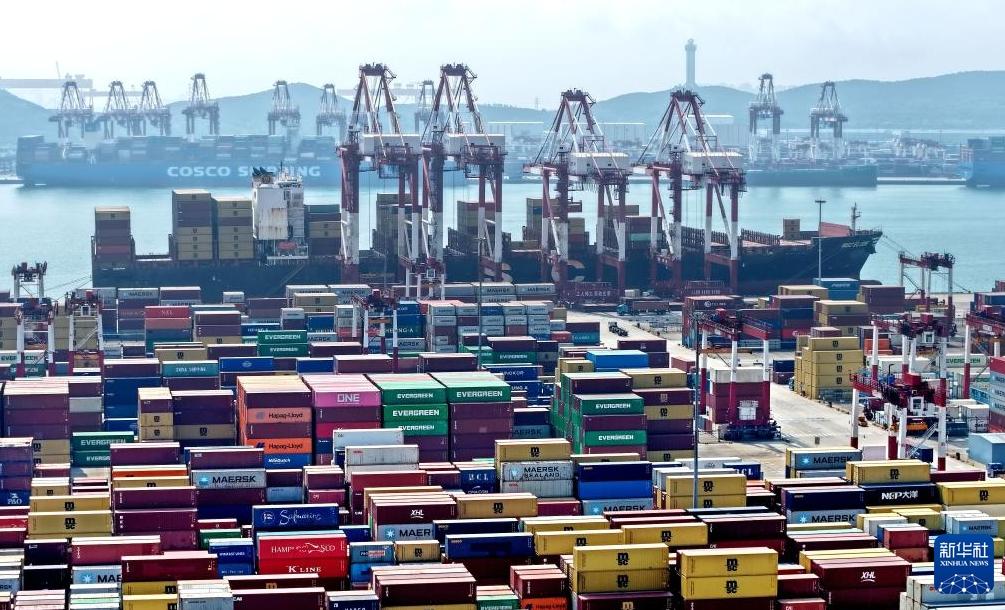 青島港の輸出入航路数が引き続き増加