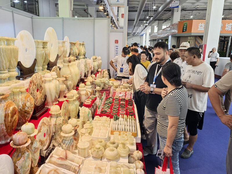 2025년(라이저우) 석재 산업 발전 대회 개막_fororder_图片1